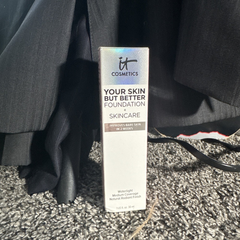IT Cosmetics Your Skin But Better Foundation + Skincare Shade FAIR NEUTRAL 11